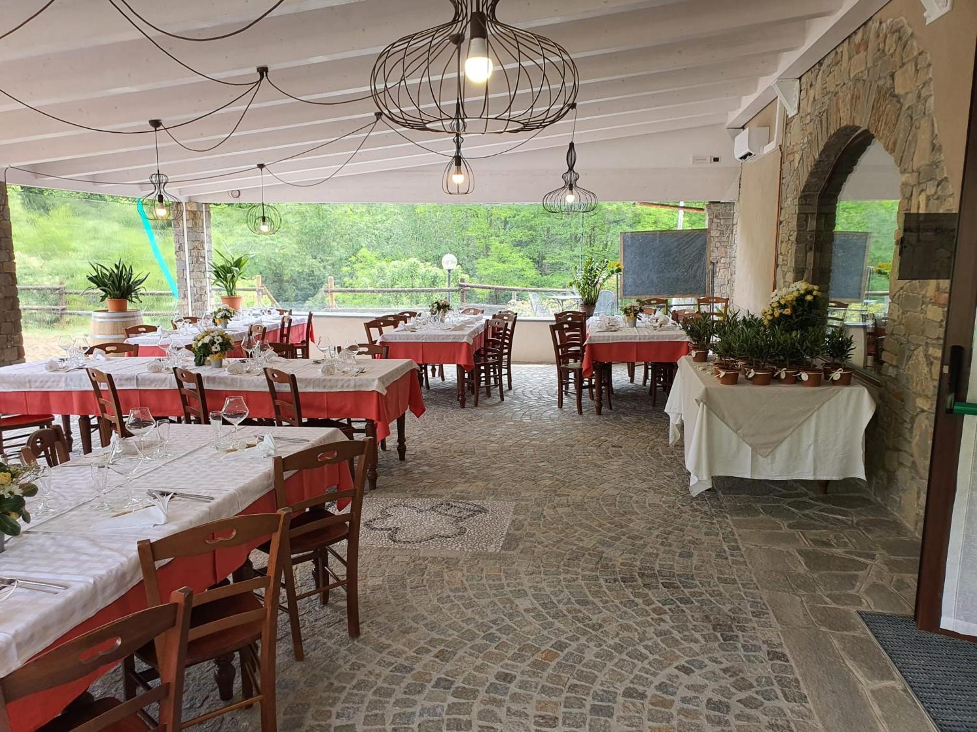 Agriturismo Cascina L'Arche Santo Stefano Belbo Exterior photo